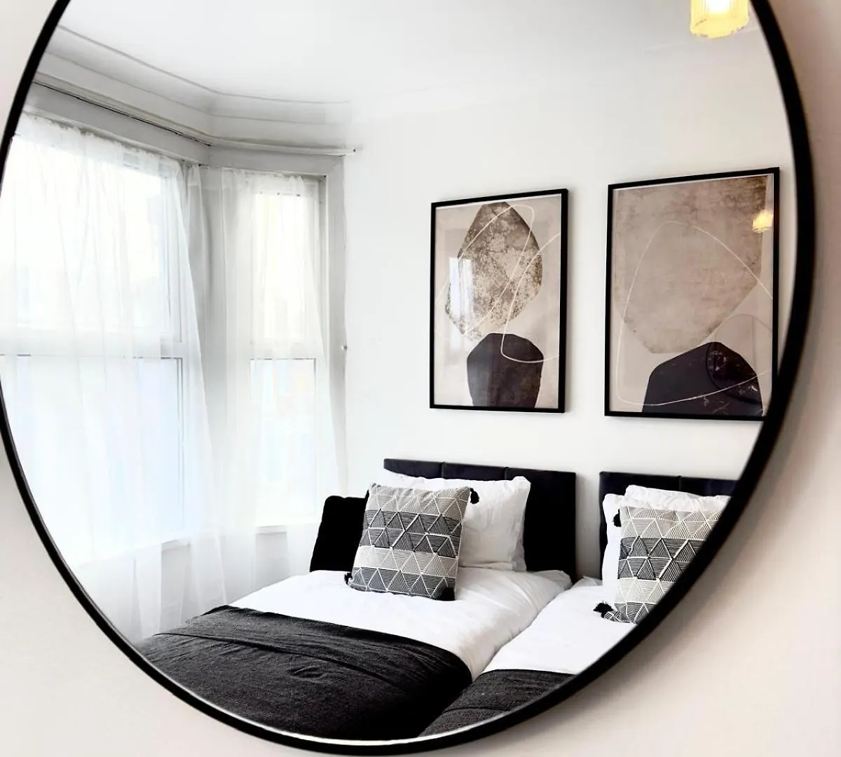 Serviced 4 Bed 2 Bath Manor Park House London