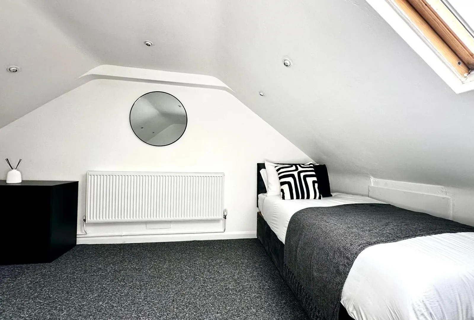 Serviced 4 Bed 2 Bath Manor Park House London