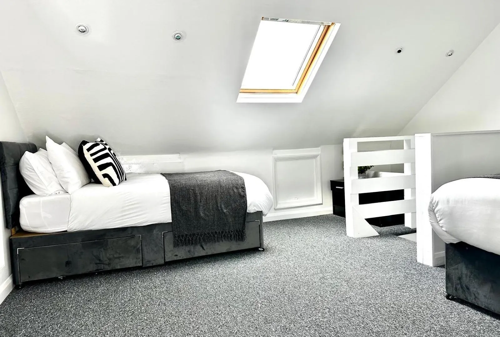 Serviced 4 Bed 2 Bath Manor Park House London Apartment