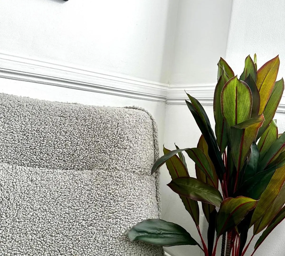 Apartment Serviced 4 Bed 2 Bath Manor Park House London